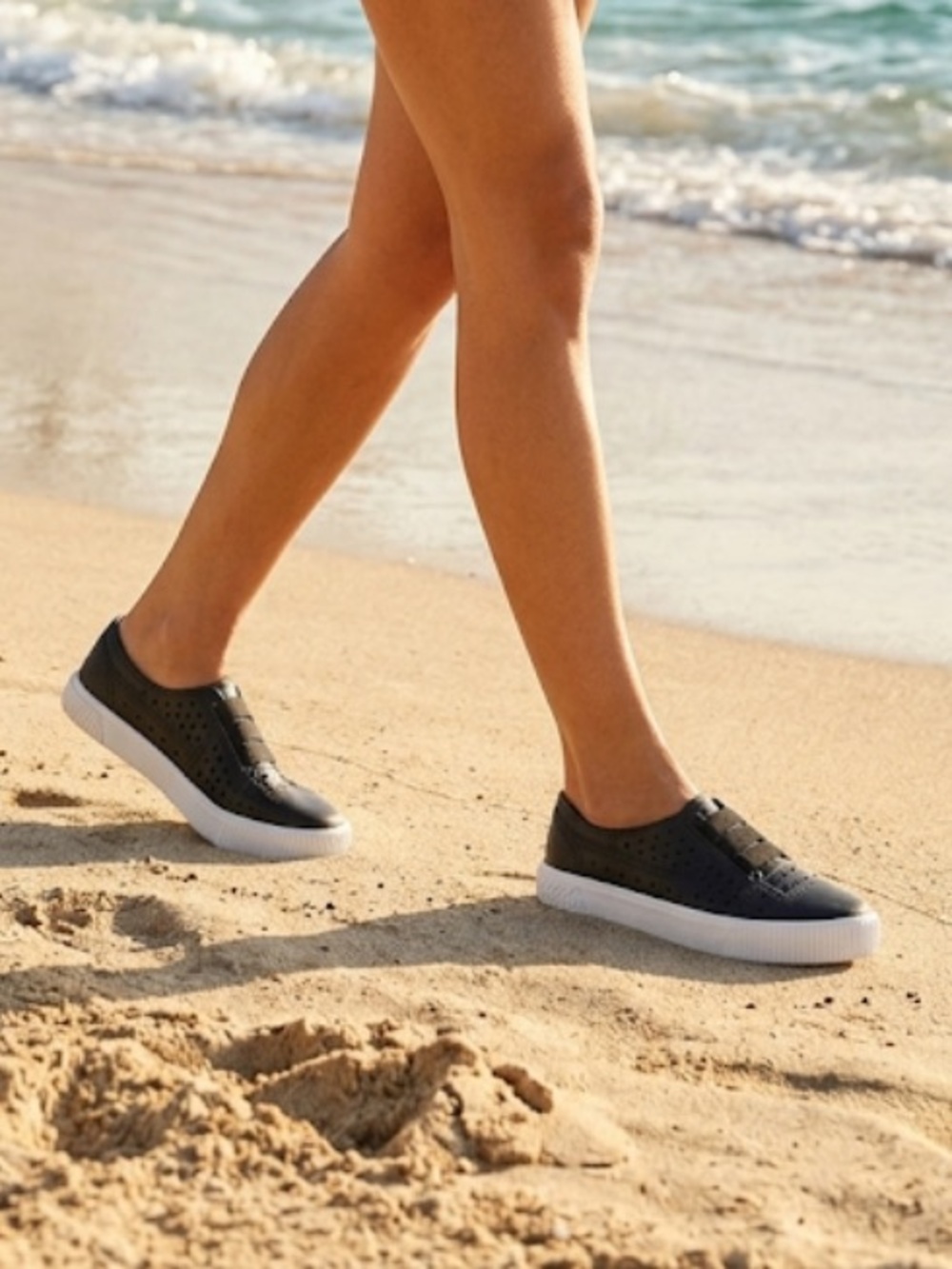 Blowfish Malibu Ruby Rubber Shoes, Sz 9, Black